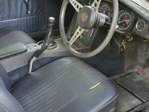 Bild 7/8 von MG MGB Lightweight Rennwagen (1972)