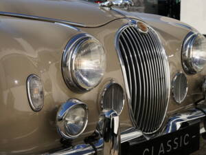 Image 37/40 of Jaguar 3.4 Litre (1958)