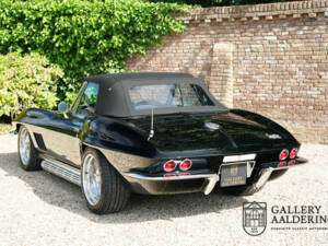 Immagine 2/50 di Chevrolet Corvette Sting Ray Convertible (1964)