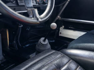 Image 23/31 of Porsche 934 (1976)