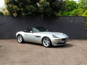 Image 33/53 of BMW Z8 (2001)