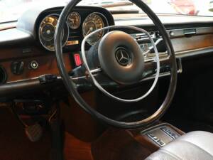 Immagine 22/27 di Mercedes-Benz 280 SE 4,5 (1971)