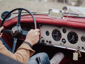 Image 11/22 of Jaguar XK 150 3.4 S OTS (1958)