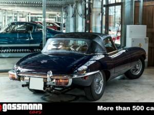 Image 10/15 of Jaguar E-Type 4.2 (1970)