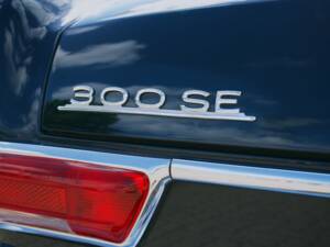 Image 26/39 of Mercedes-Benz 300 SE (1962)