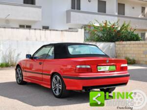 Imagen 9/10 de BMW 318i (1994)