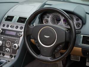 Image 16/50 of Aston Martin DB 9 Volante (2009)