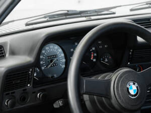 Image 20/24 de BMW 323i (1980)