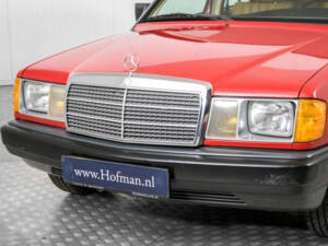 Bild 19/50 von Mercedes-Benz 190 D 2.2 (1984)