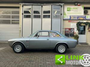 Image 2/10 of Alfa Romeo Giulia 1600 Sprint GT Veloce (1966)