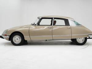 Image 8/15 of Citroën DS 21 (1970)