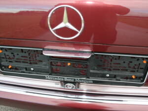 Image 8/69 de Mercedes-Benz 500 SE (1992)