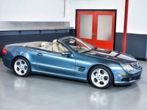 Image 7/7 of Mercedes-Benz SL 500 (2005)