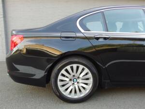 Bild 26/95 von BMW 750i (2009)