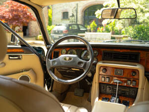 Image 75/100 of Jaguar XJ 12 (1991)