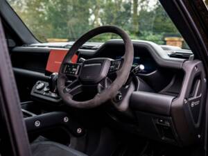 Image 4/50 of Land Rover Defender 110 V8 &quot;Bond Edition&quot; (2021)