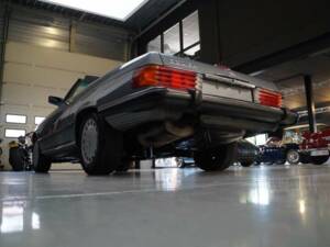 Bild 47/50 von Mercedes-Benz 560 SL (1989)