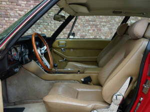 Image 3/50 of Jensen Interceptor MK III (1976)