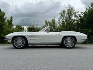 Image 9/52 of Chevrolet Corvette Sting Ray Convertible (1963)