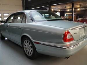 Immagine 43/50 di Jaguar XJ 8 4.2 (2004)