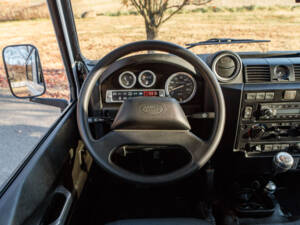 Image 21/49 of Land Rover Defender 90 (1994)