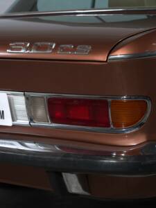 Image 17/41 of BMW 3.0 CS (1975)