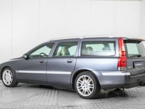 Bild 6/50 von Volvo V 70 2.5T (2003)