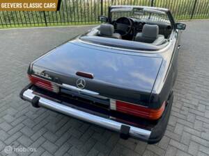 Image 8/10 of Mercedes-Benz 560 SL (1989)