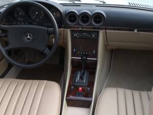 Image 24/33 of Mercedes-Benz 280 SL (1985)