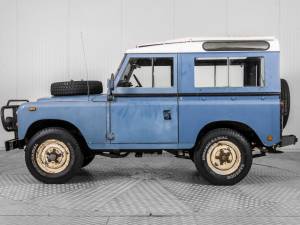 Image 11/50 of Land Rover 88 (1979)