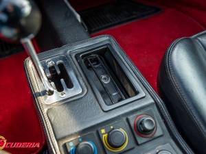 Image 36/49 de Ferrari 208 GTS Turbo (1989)