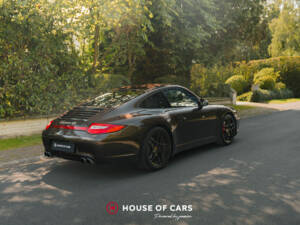 Image 8/46 of Porsche 911 Carrera 4S (2011)