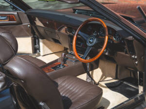 Immagine 16/31 di Aston Martin V8 EFi Volante (1988)