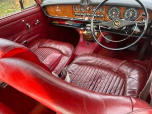 Immagine 8/12 di Daimler Sovereign 4.2 (1969)