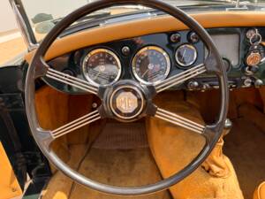 Image 32/79 of MG MGA 1600 (1961)