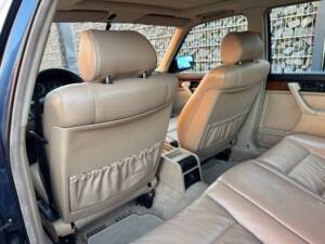 Immagine 18/99 di BMW 735i (1988)