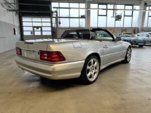 Image 61/82 of Mercedes-Benz SL 500 &quot;Silver Arrow&quot; (2001)