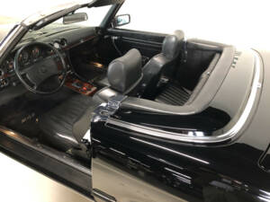 Imagen 21/31 de Mercedes-Benz 560 SL (1986)