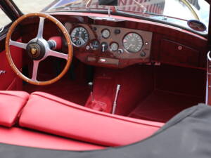 Immagine 21/40 di Jaguar XK 120 DHC (1953)