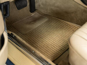 Image 12/40 of Mercedes-Benz 300 SL (1987)