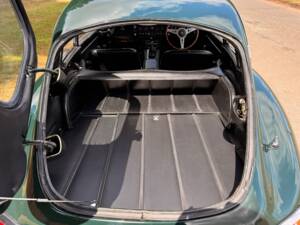 Image 23/30 de Jaguar Type E (2+2) (1966)