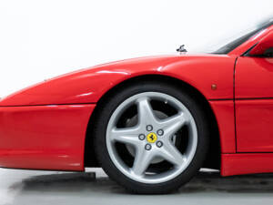 Imagen 4/39 de Ferrari F 355 Berlinetta (1997)