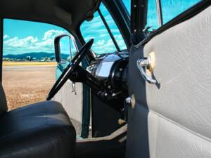 Image 4/28 of Ford Deluxe (1940)