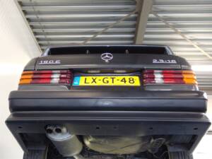 Immagine 97/98 di Mercedes-Benz 190 E 2.3-16 (1985)