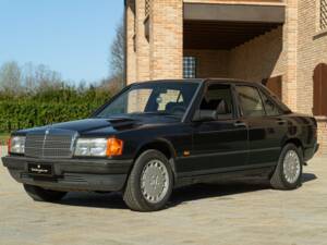 Image 1/50 de Mercedes-Benz 190 E (1988)