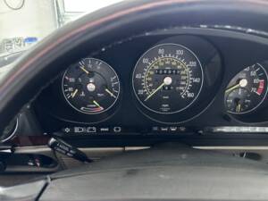 Image 15/37 of Mercedes-Benz 560 SL (1986)