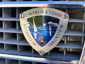 Image 22/49 de Mercedes-Benz 230&#x2F;4 (1974)