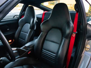 Afbeelding 33/50 van Porsche 911 Carrera 4S (2004)
