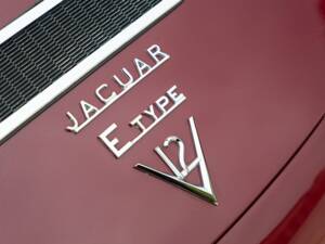 Image 20/50 de Jaguar Type E V12 (2+2) (1972)