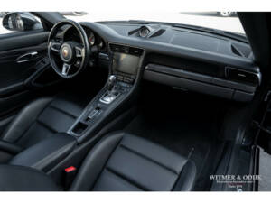 Image 9/38 of Porsche 911 Carrera 4S (2017)